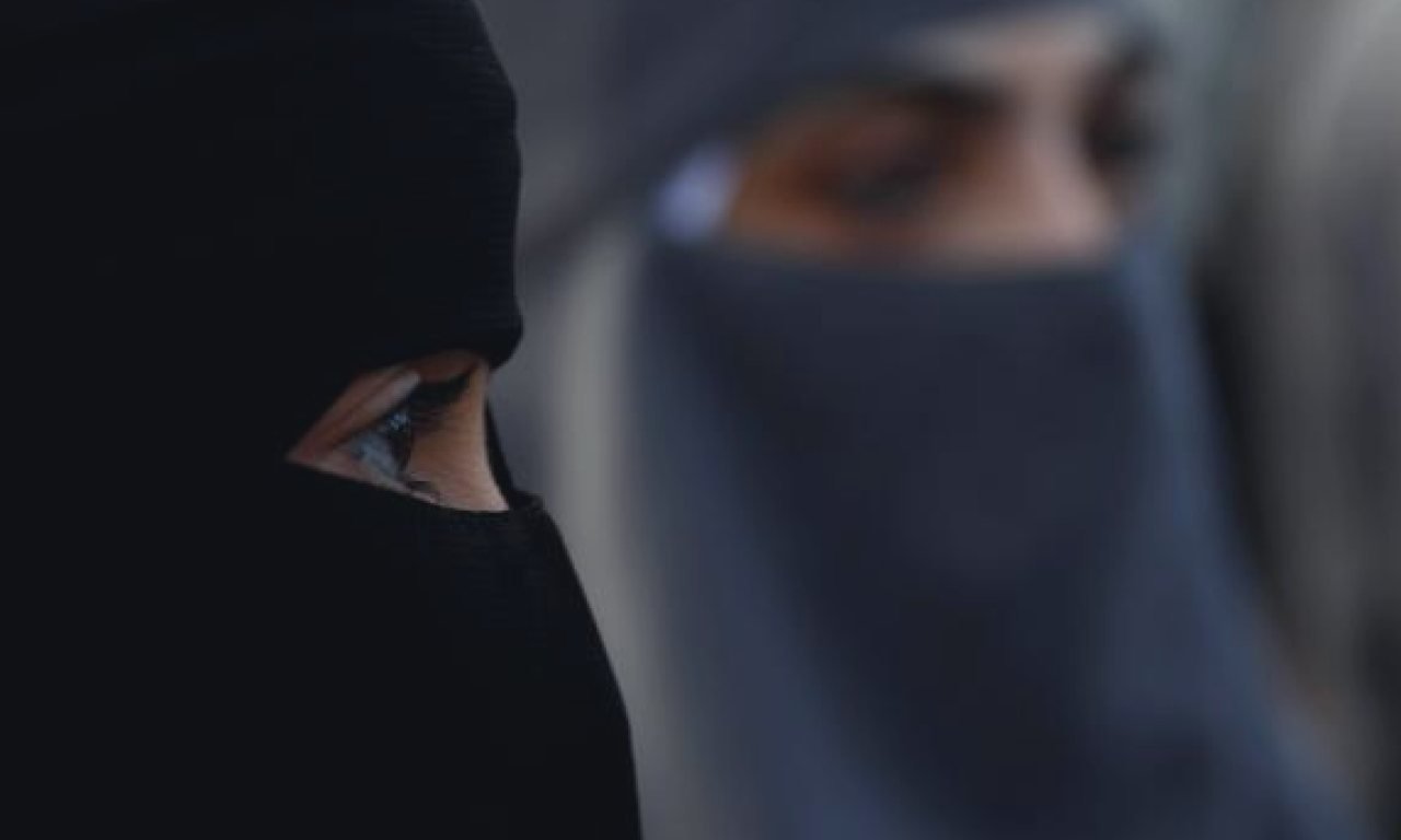İtalya'da hükümet, yabancı öğrenci sayısını sınırlayan ve burka yasağı getiren düzenlemeyi onayladı — İşte detaylar
