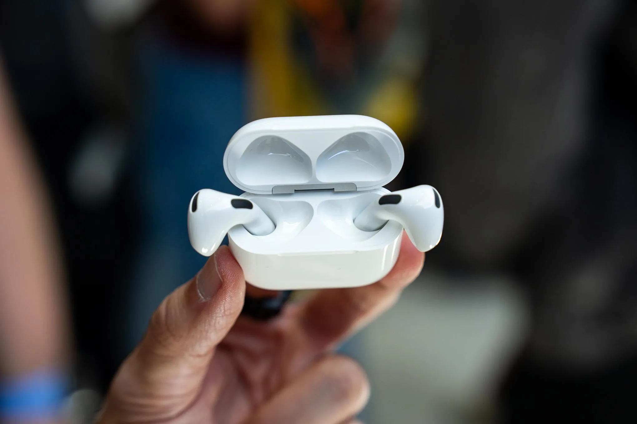 Apple, AirPods 5 ve yeni Watch modellerini tanıttı: Türkiye fiyatları belli oldu — Detaylar haberde