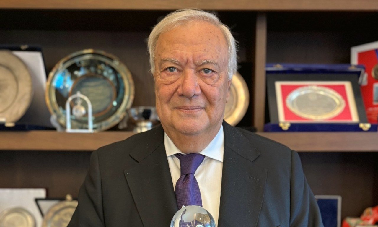 Prof. Dr. Necmettin Pamir Altın Nöron Ödülü aldı — Detaylar haberde