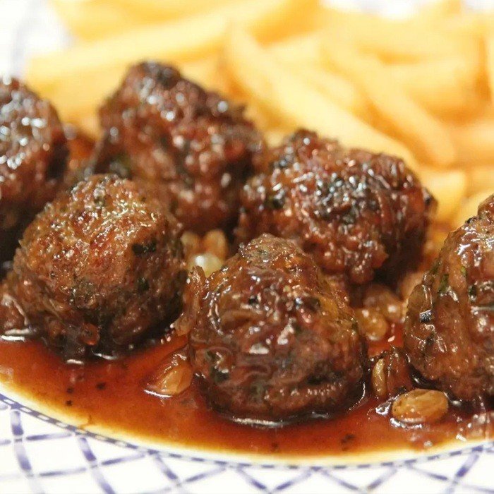 Liège Şurubu Soslu Belçika Köftesi